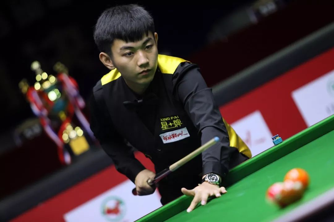 現出驚人的 現出驚人的