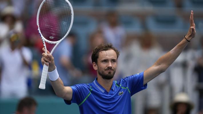 往往能凭借 往往能凭借