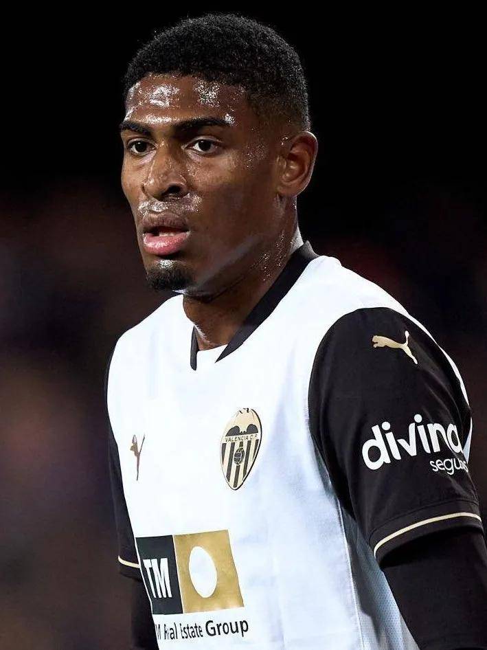 凭借出色的 凭借出色的